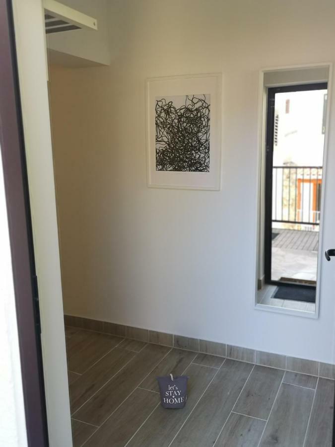 Apartman Studio Kod Ujevica Башка-Вода Экстерьер фото